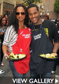 Easter-Meal-Homeless-L-A-Mission-Garcelle-Beauvais-Oliver-Saunders-240.jpg