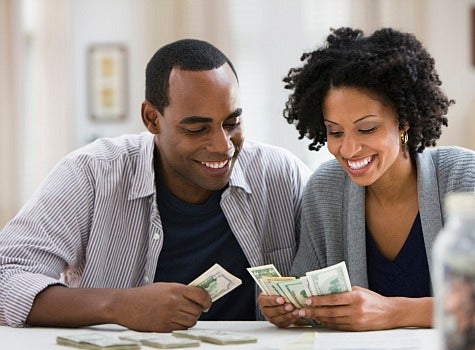 couple-counting-money-475.jpg