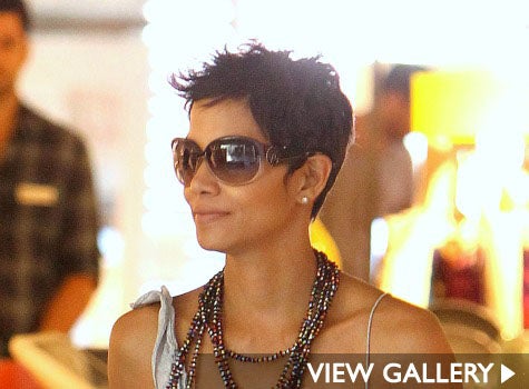 halle_berry_guess_glasses.jpg