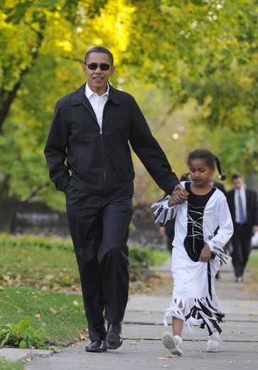 The Obamas: Snapshots of an Ordinary Family