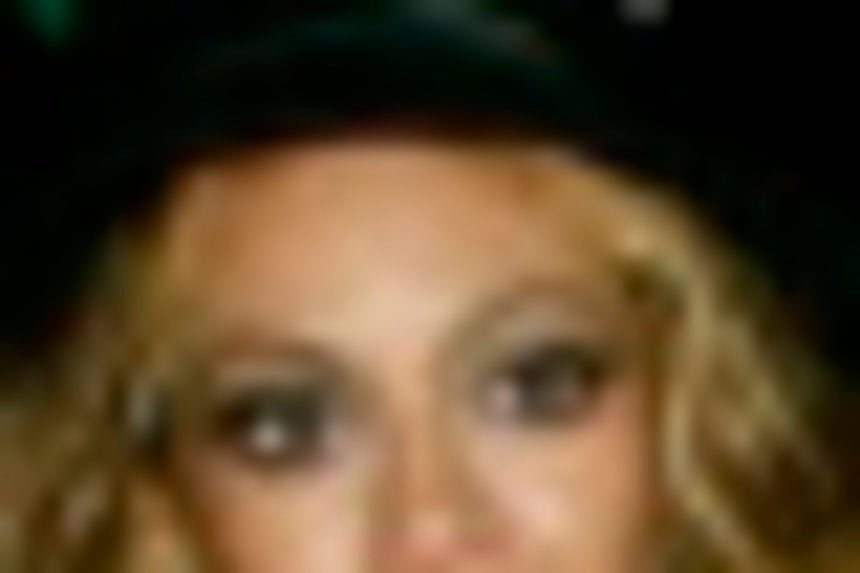 Beyonce Crowd Surf Makes Waves in London Essence