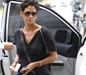 Star Gazing: Halle Berry Works with Battered Women