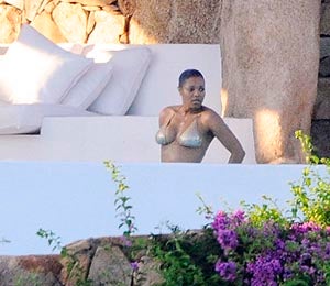 Star Gazing: Janet Jackson Vacations with New Beau