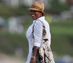 Star Gazing: Nia Long Soaks Up the Hawaiian Sun