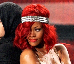 Rihanna Debuts Her New 'Do at the VMAs