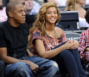Star Gazing: Jay-Z & Beyonce Get Cozy at Nets Game