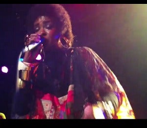 Lauryn Hill Rocks Brooklyn Concert