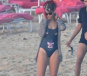 Star Gazing: Rihanna Vacations in Barbados