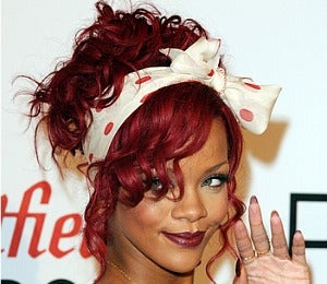 Beauty Beat: Rihanna to Debut New Fragrance in 2011