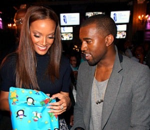 Star Gazing: Selita and Kanye Wrap Xmas Gifts