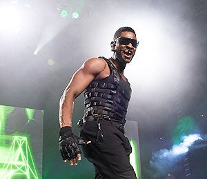 Star Gazing: Usher Brings 'OMG' Tour to Philly