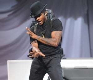Usher Hurt During New Jersey Concert Performance