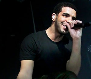 Star Gazing: Drake Performs in Manchester, England