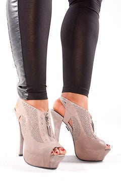 Closet Envy: Nina Flowers