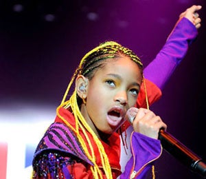 Star Gazing: Willow Smith Opens for Bieber in England