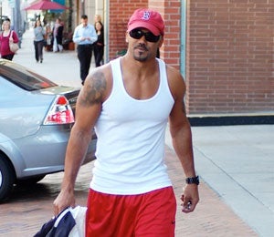 Star Gazing: Shemar Mooore Shows Off His Biceps