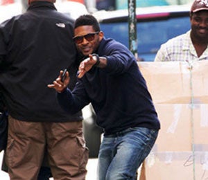 Star Gazing: Usher is Dancing in the Streets of NYC