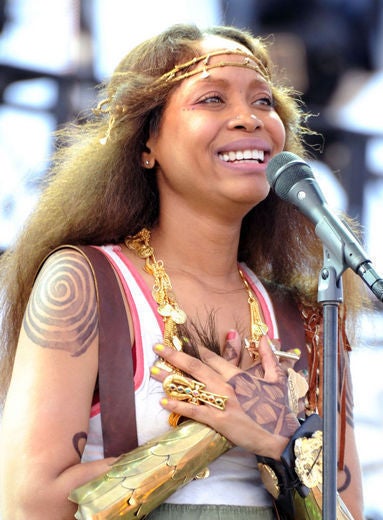 Hairstyle File: Erykah Badu