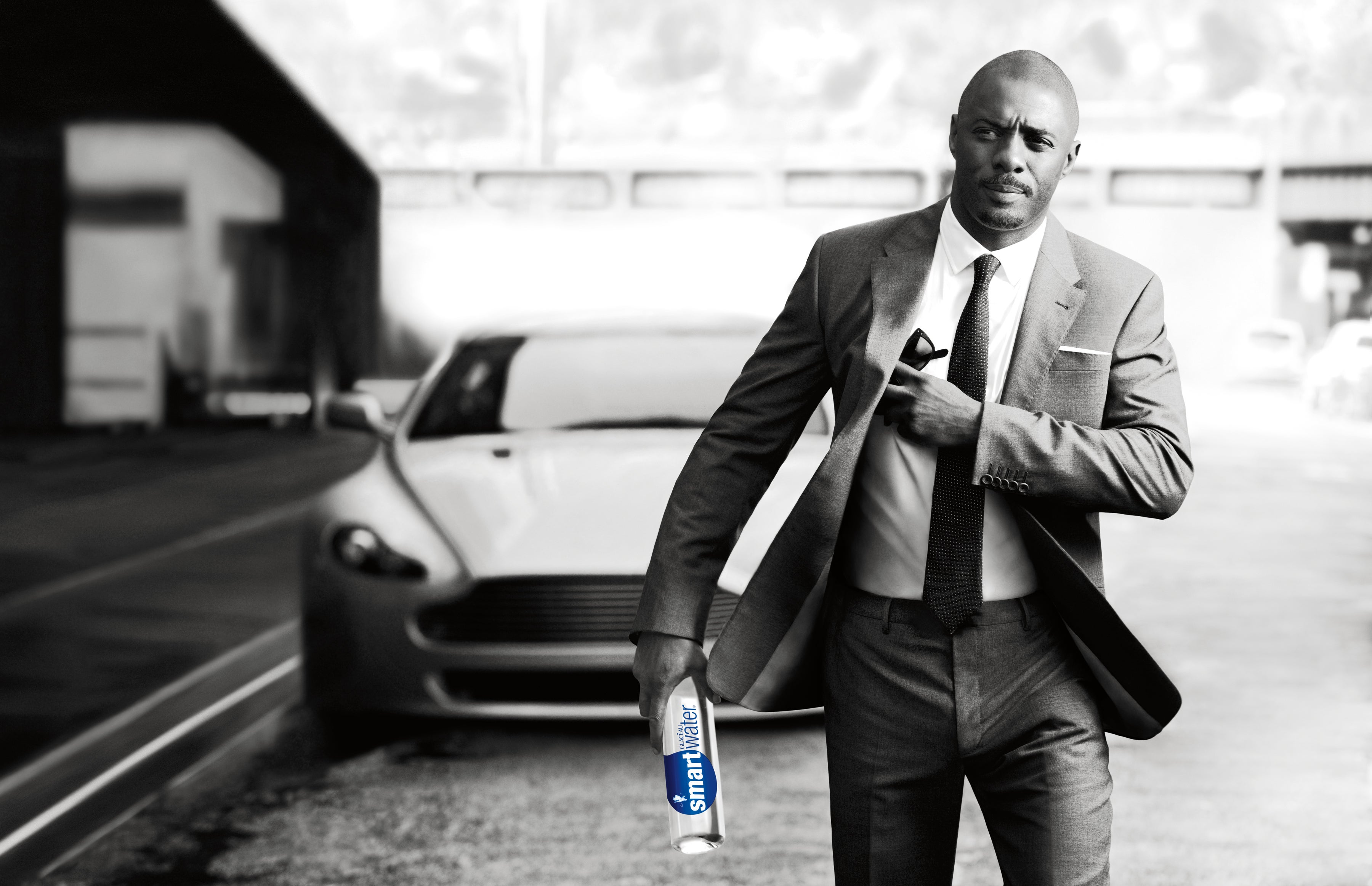 Idris Gets Sexy for New Ads
