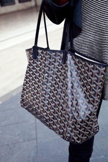 Street Style Trend: Oversized Bags | Essence