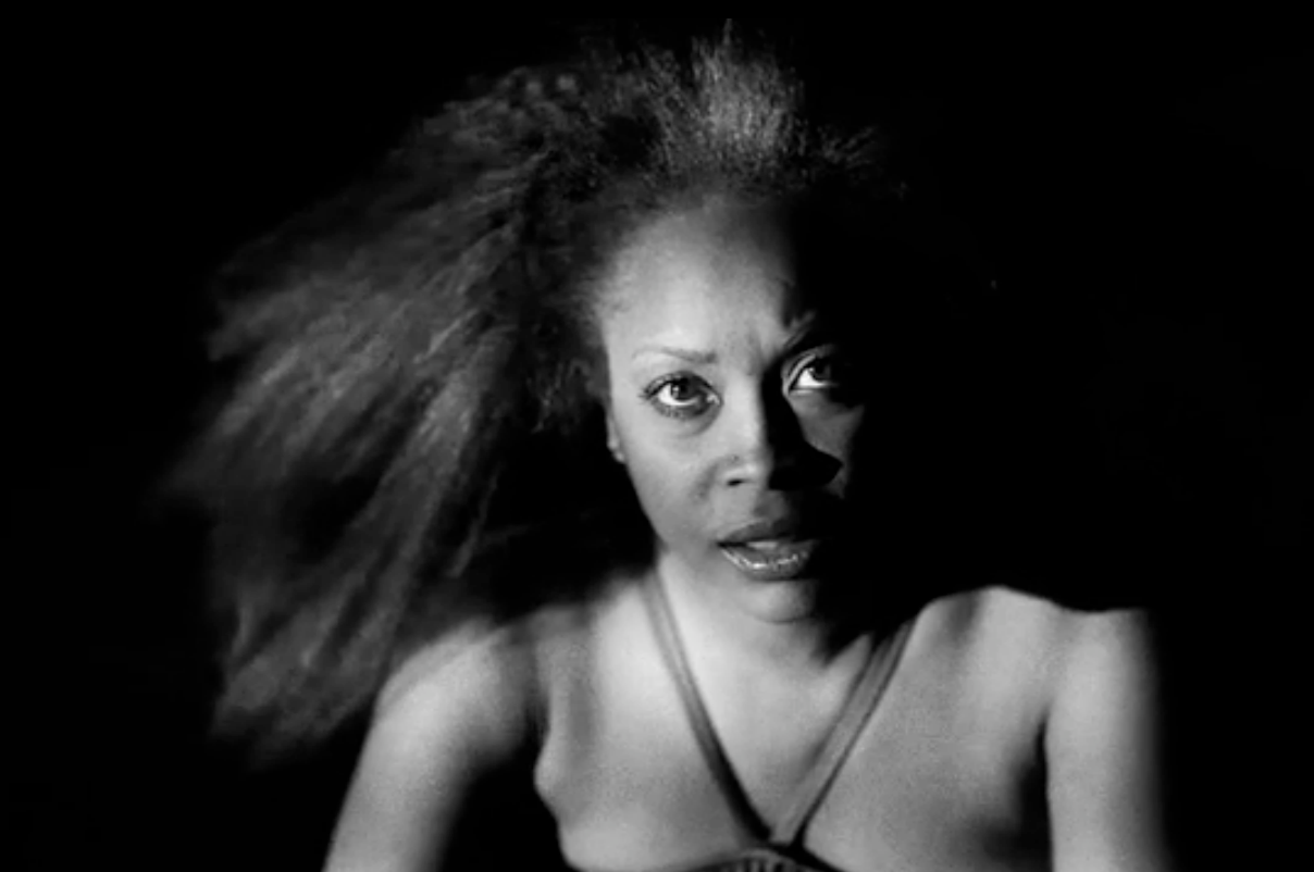 Erykah Badu's 'Out of My Mind' Video