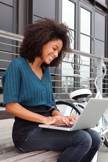 10 Places to Meet a Man For the Holidays