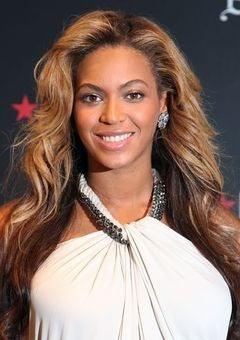 Beyonce Earned $6M More Than Rihanna in 2011