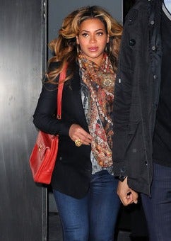 Beyonce Steps Out, Still Pregnant