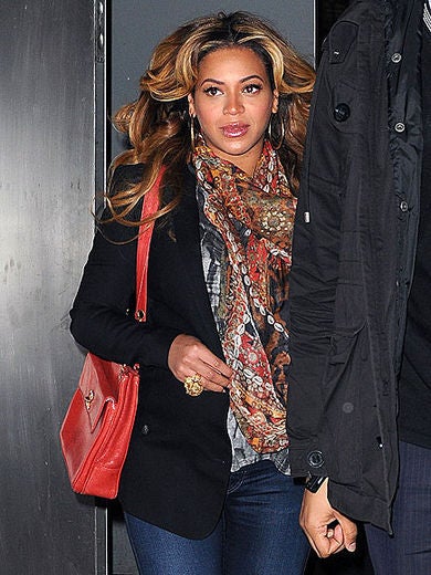 Celeb Style: Statement Scarves