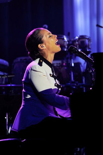 Must-See: Alicia Keys Performs Unheard Song, ‘Not Even a King’