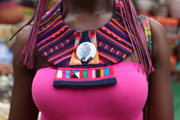 Accessories Street Style: Pattern Power