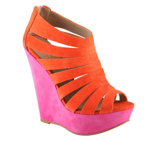 Style 24-7: Girlfriends' Getaway Must-Haves