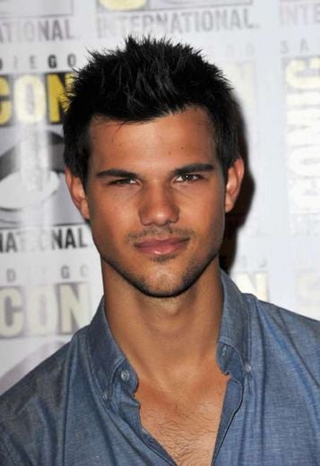 Eye Candy: Our Favorite Multi-Culti Cuties