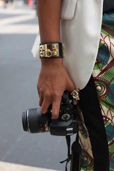 Accessories Street Style: Black and Gold