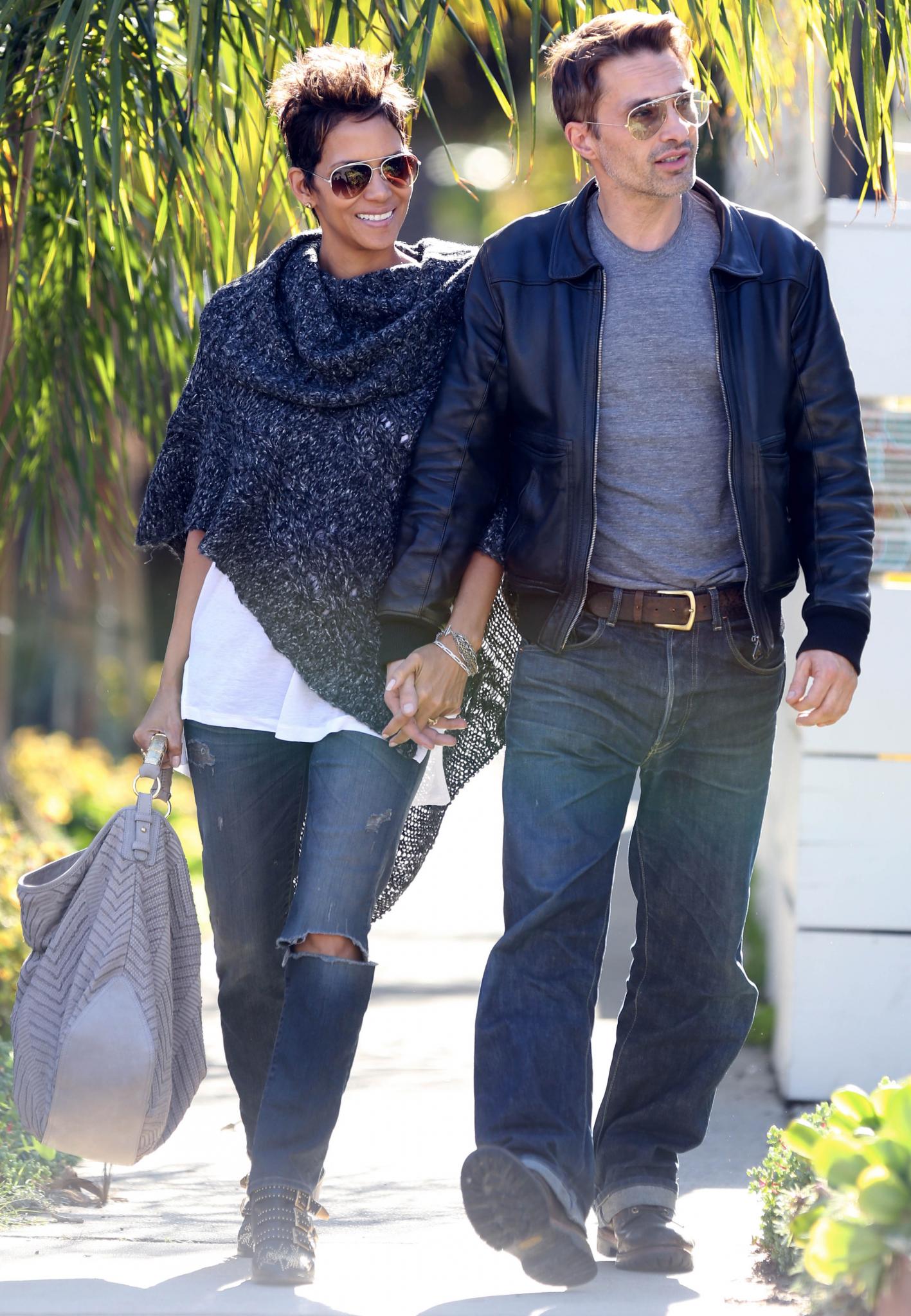 Coffee Talk: Halle Berry and Olivier Martinez Scuffle with Paps