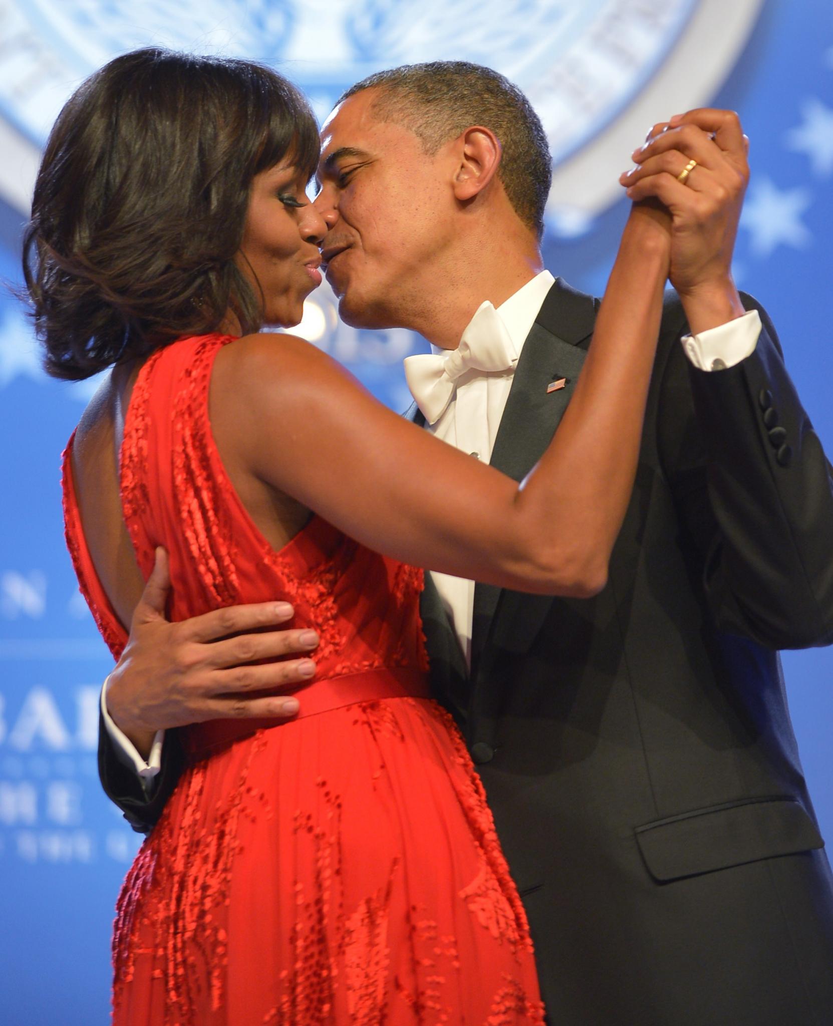Watch Barack and Michelle Obama's First Dance