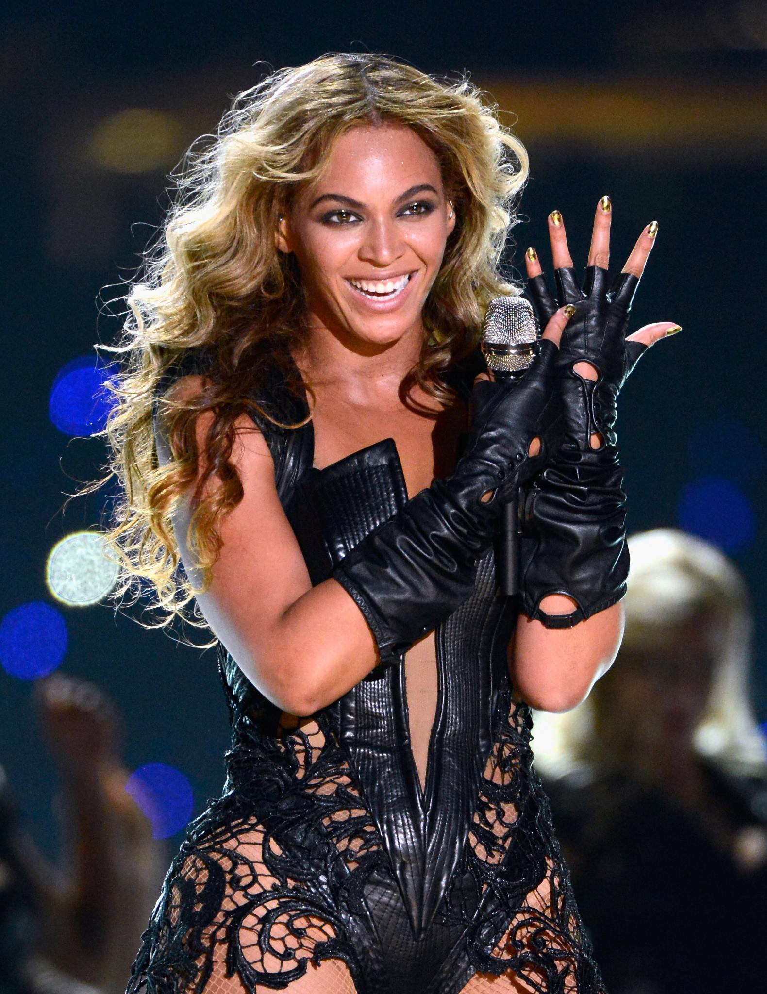 Beyoncé to Headline 2013 ESSENCE Festival
