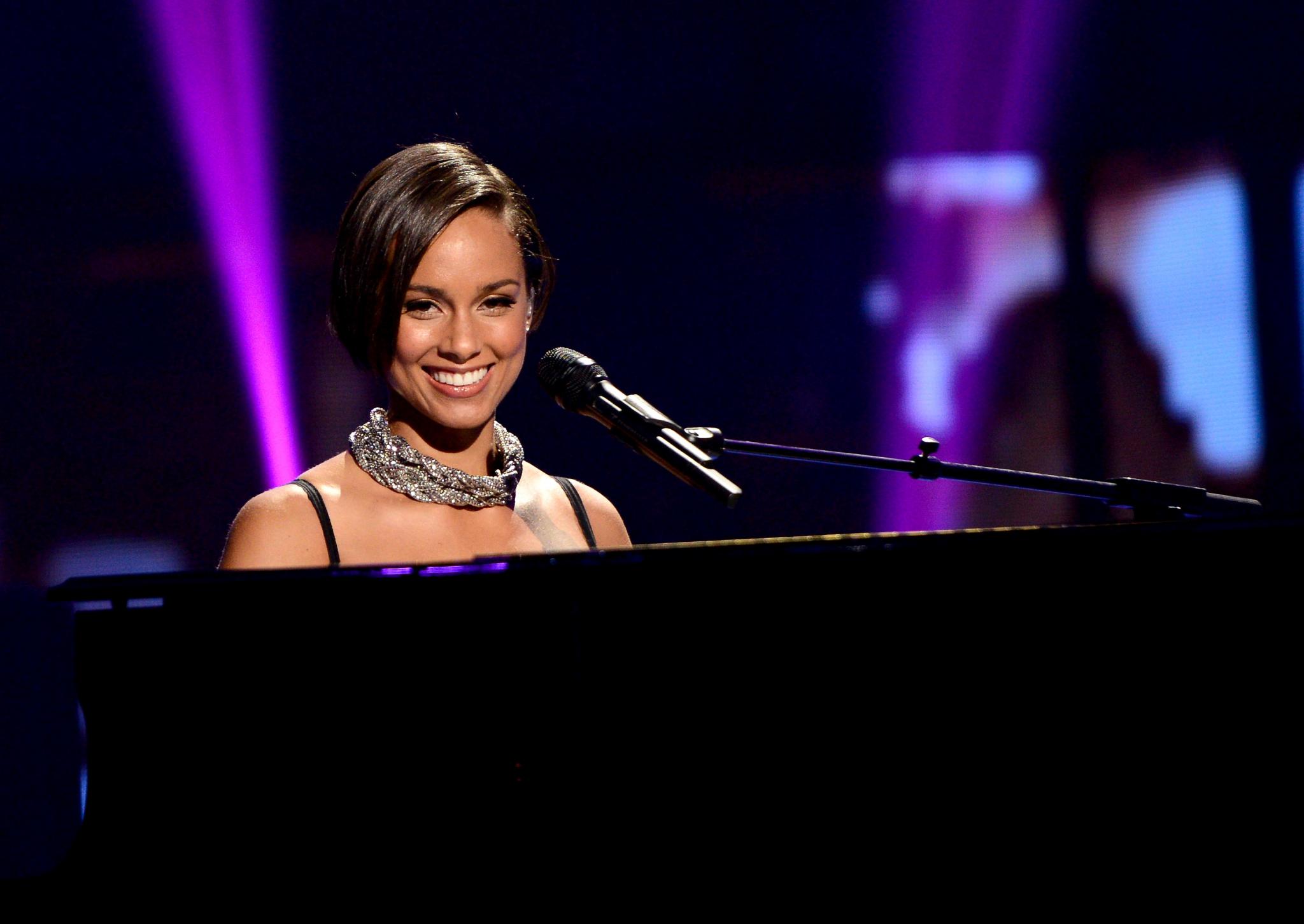 Alicia Keys Debuts New Song on 'American Idol'
