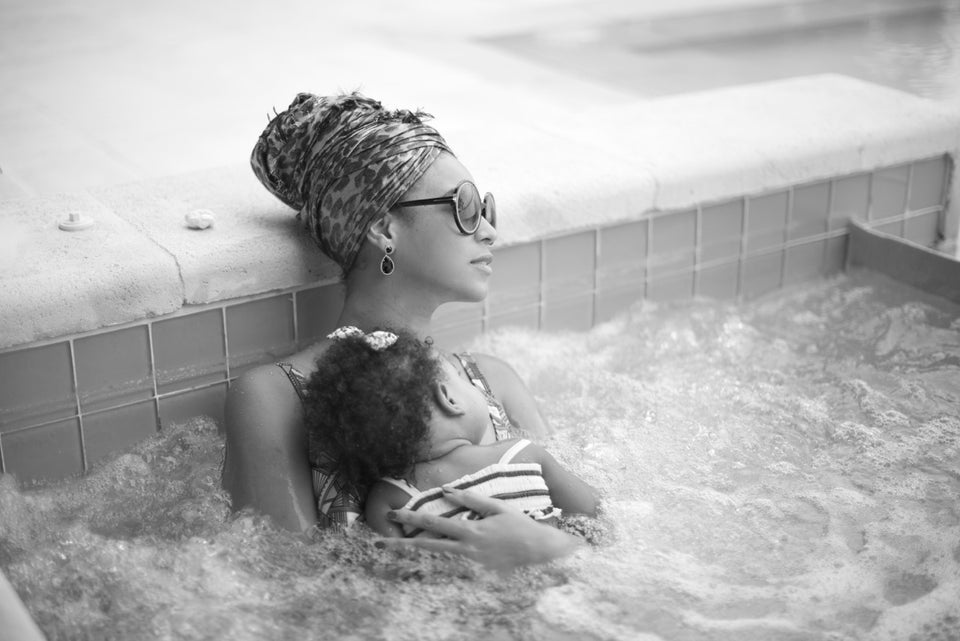 Photo Fab: Beyoncé Cradles Blue Ivy in Hot Tub