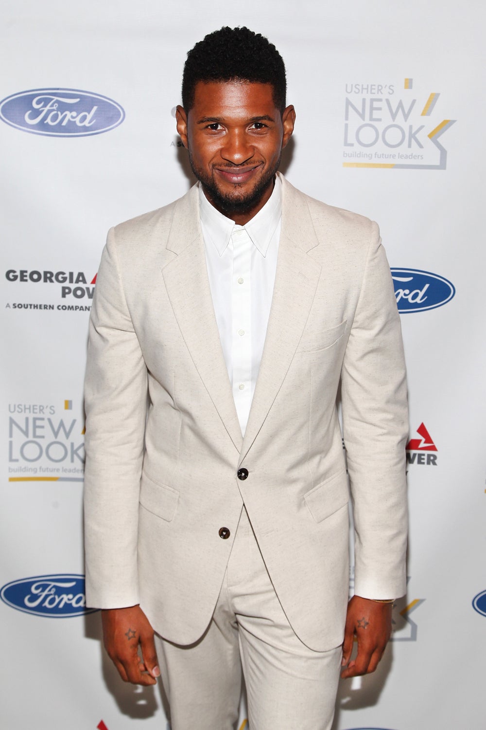 Usher Publicly Thanks Men Who Saved His Son’s Life