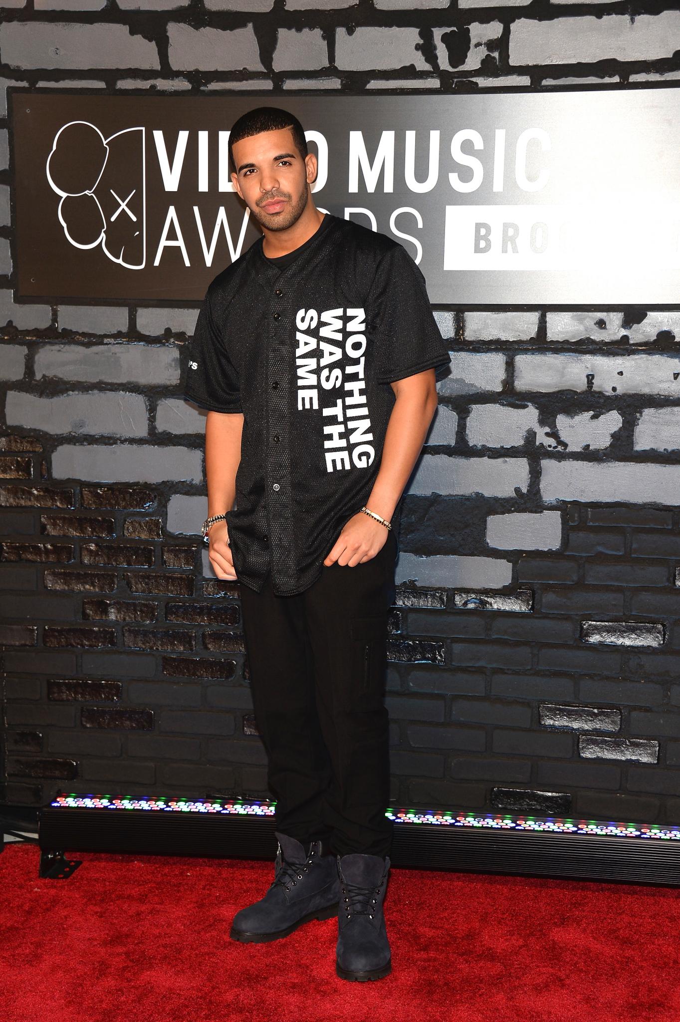 Coffee Talk: Drake to Host ‘Saturday Night Live’