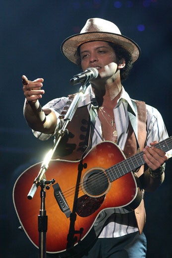 Bruno Mars to Perform at Super Bowl