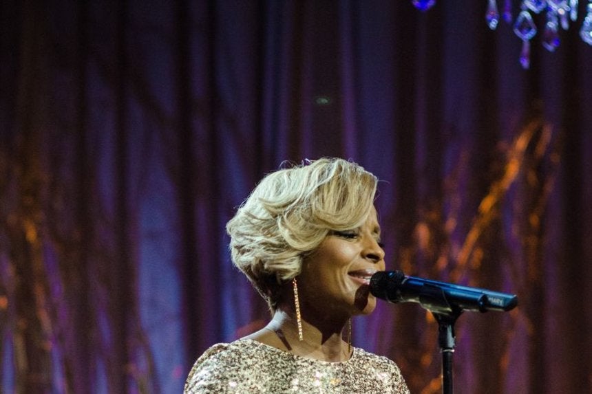 MustSee Watch a Sneak Peek of Mary J. Blige's 'Mary Christmas