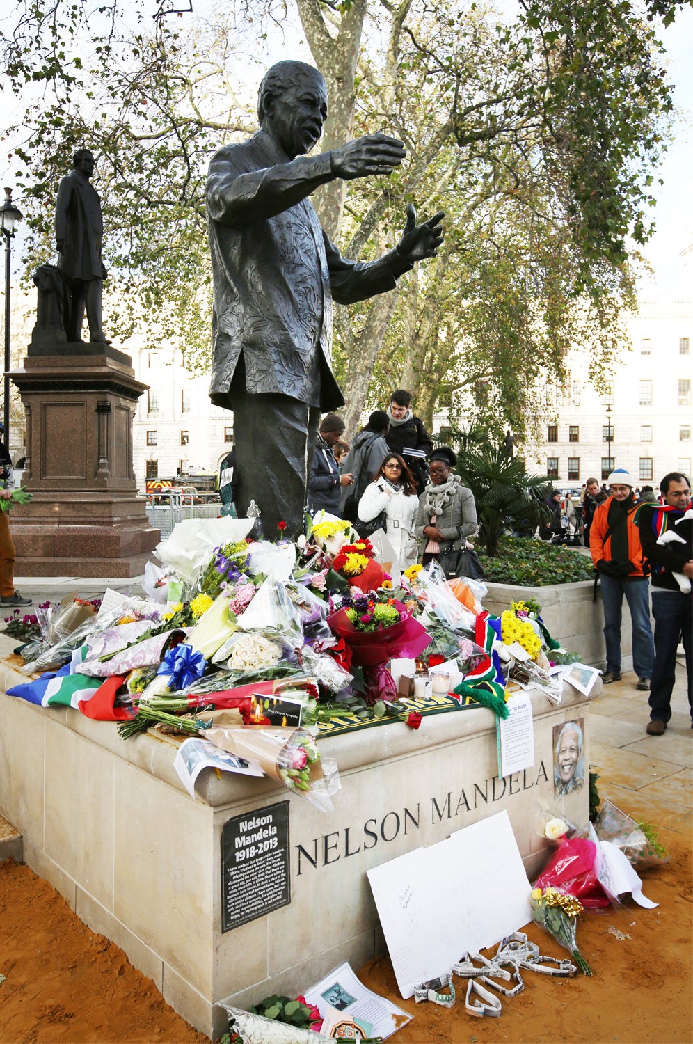 PHOTOS: The World Mourns Nelson Mandela