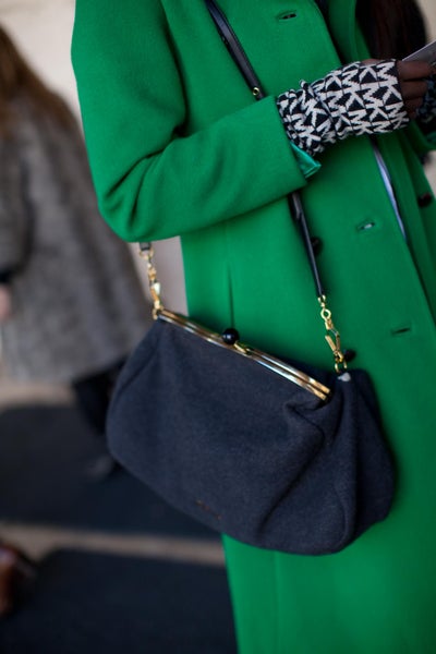 Accessories Street Style: Cold Shoulder