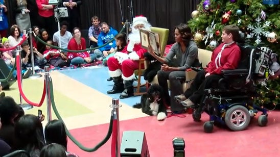 Michelle Obama Reads 'The Night Before Christmas'
