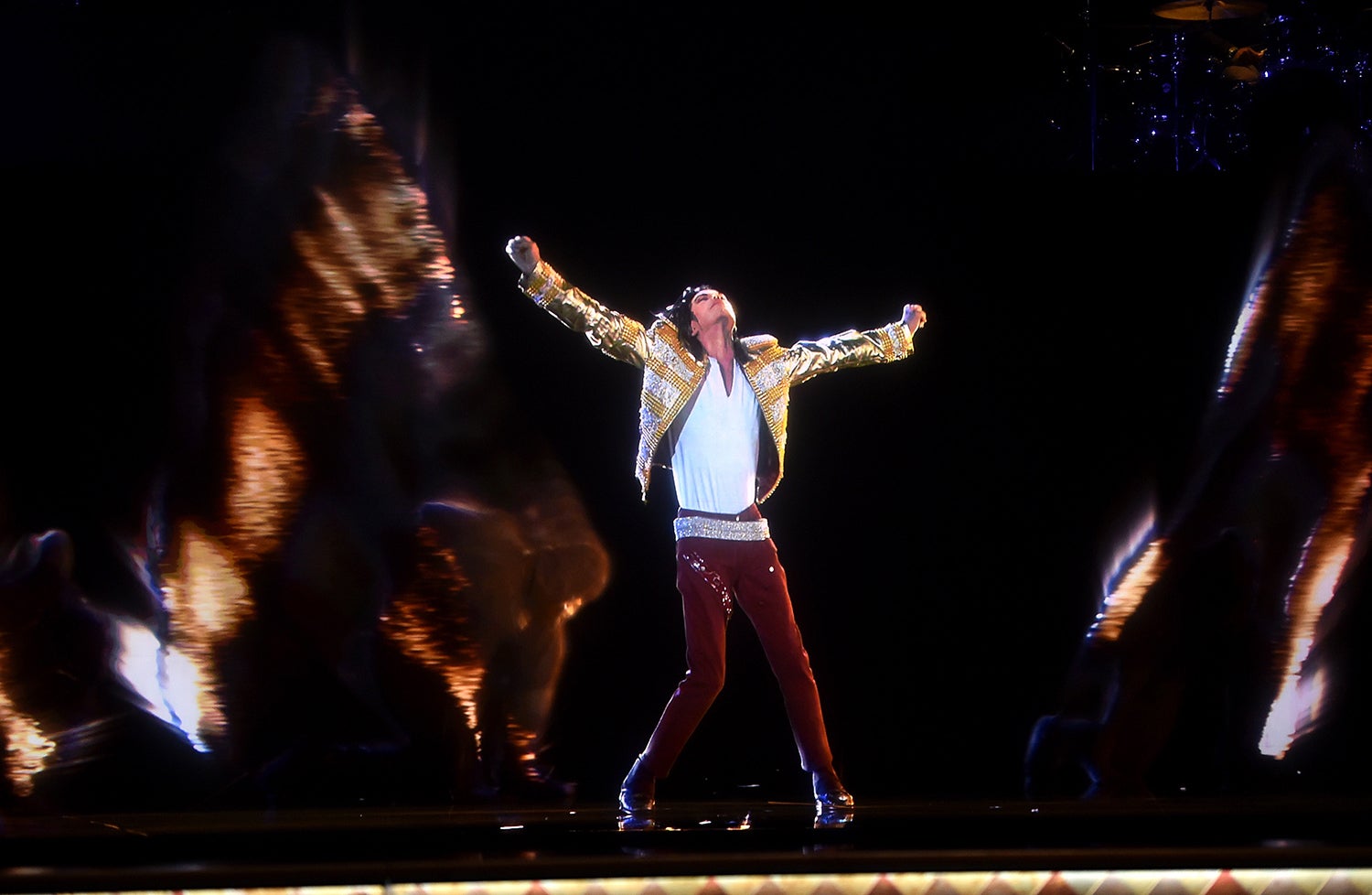 Must-See: Watch Michael Jackson’s Hologram Perform at the Billboard Awards
