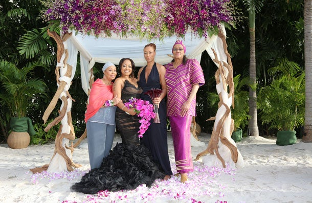 First Look: 'R&B Divas' Star Monifah's Hawaiian Wedding Day