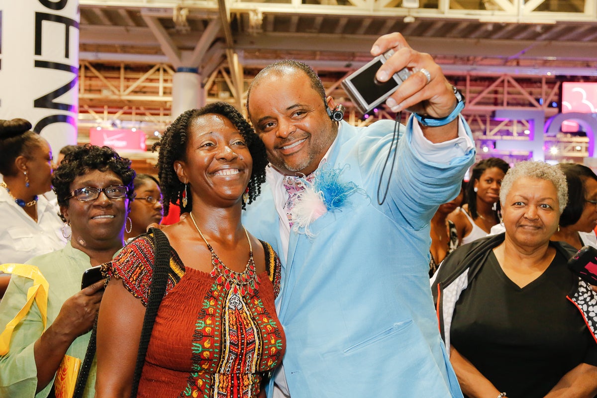 Fans and Celebrities Get Their Selfie On at the 2014 ESSENCE Festival