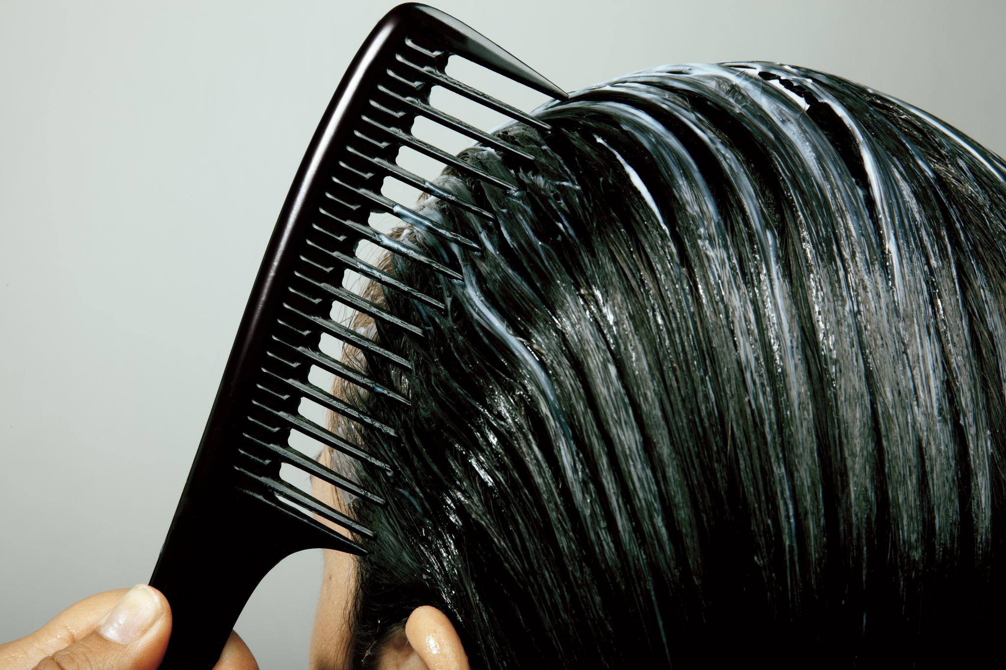 The Worst Ways to Moisturize Transitioning Hair
